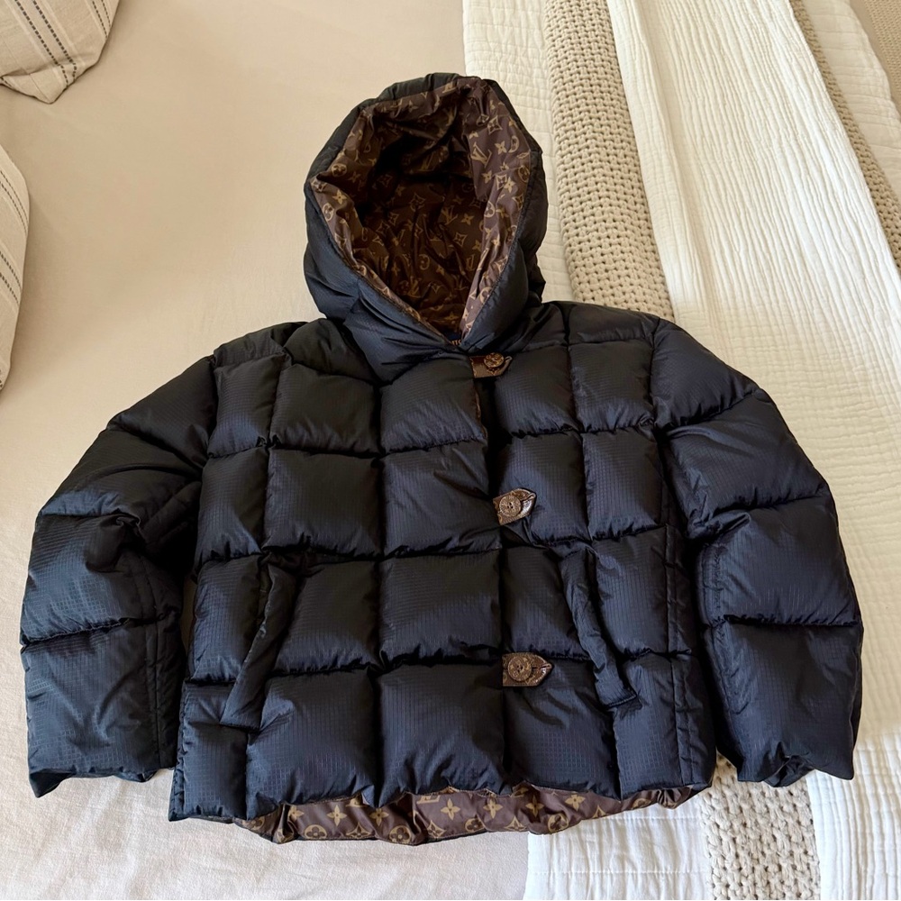 Louis Vuitton Black and Brown Puffer Jacket size 34 (US 4). Only worn twice.